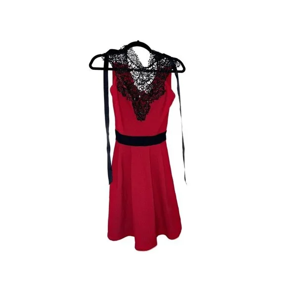 fitted lace wedding dress Petal and Pup Women's GIA Pleated Halterneck Maxi Dress main image 1